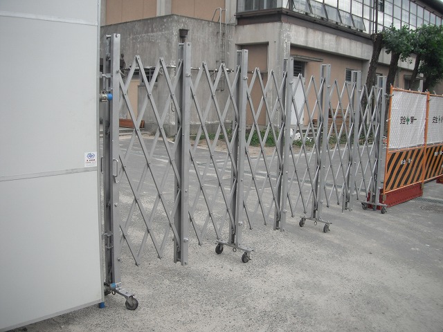 ファッションデザイナー ゲート工業 アルミクロスゲート Gタイプ 高さ1.2m 両開き 幅12.0m noys99.jpn.org